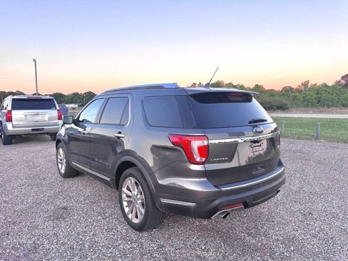 Used 2019 Ford Explorer Limited w/ Ford Safe & Smart Package FWD image 9
