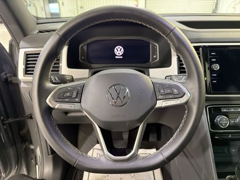 Used 2022 Volkswagen Atlas Cross Sport SE FWD image 13