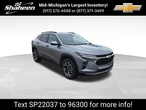 Used 2024 Chevrolet Trax LT w/ Sunroof Package image 1