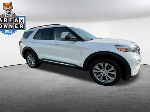 Certified 2023 Ford Explorer XLT w/ Equipment Group 202A AWD/4WD image 2