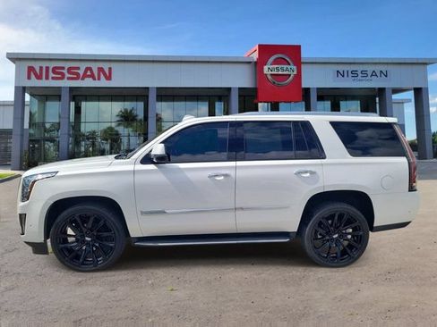 Used 2020 Cadillac Escalade Luxury RWD image 8