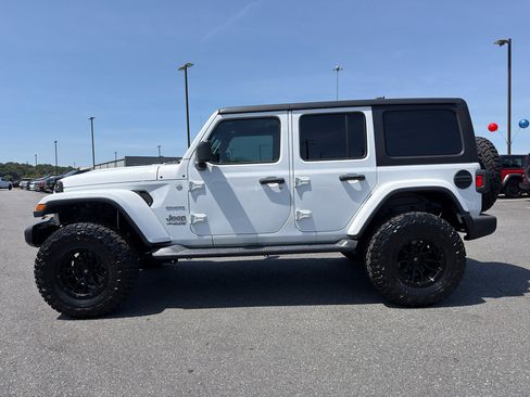 Used 2020 Jeep Wrangler Unlimited Sahara AWD/4WD image 5