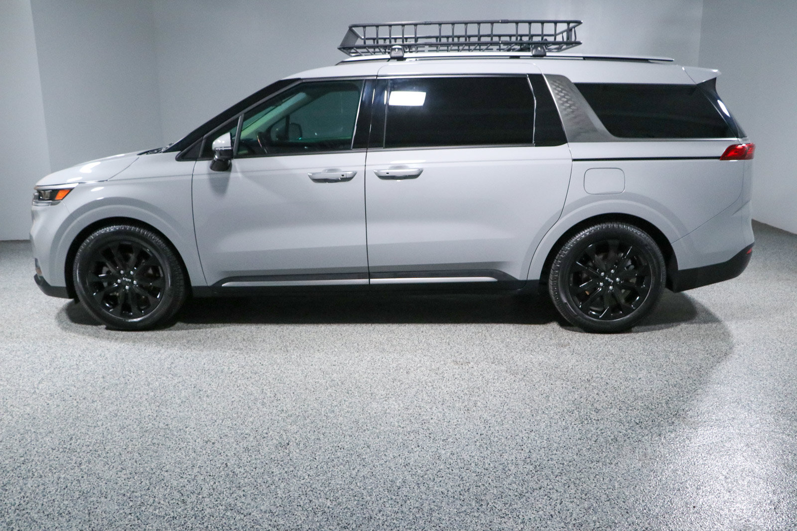 Used 2024 Kia Carnival SX Prestige FWD image 10