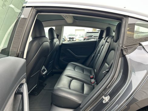 Used 2018 Tesla Model 3 Long Range image 14