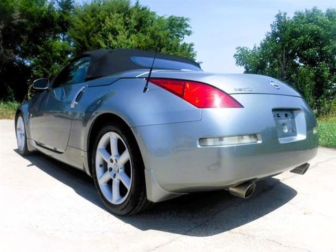 Used 2005 Nissan 350Z Grand Touring RWD image 11