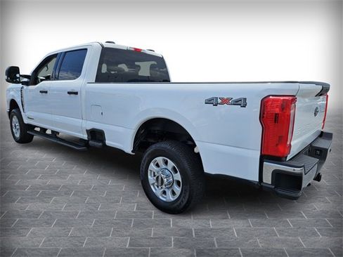 Used 2024 Ford F350 XLT image 5