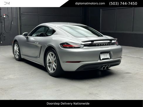 Used 2024 Porsche 718 Cayman w/ Premium Package image 5