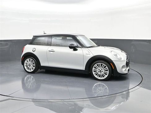 Used 2015 MINI Cooper S image 16