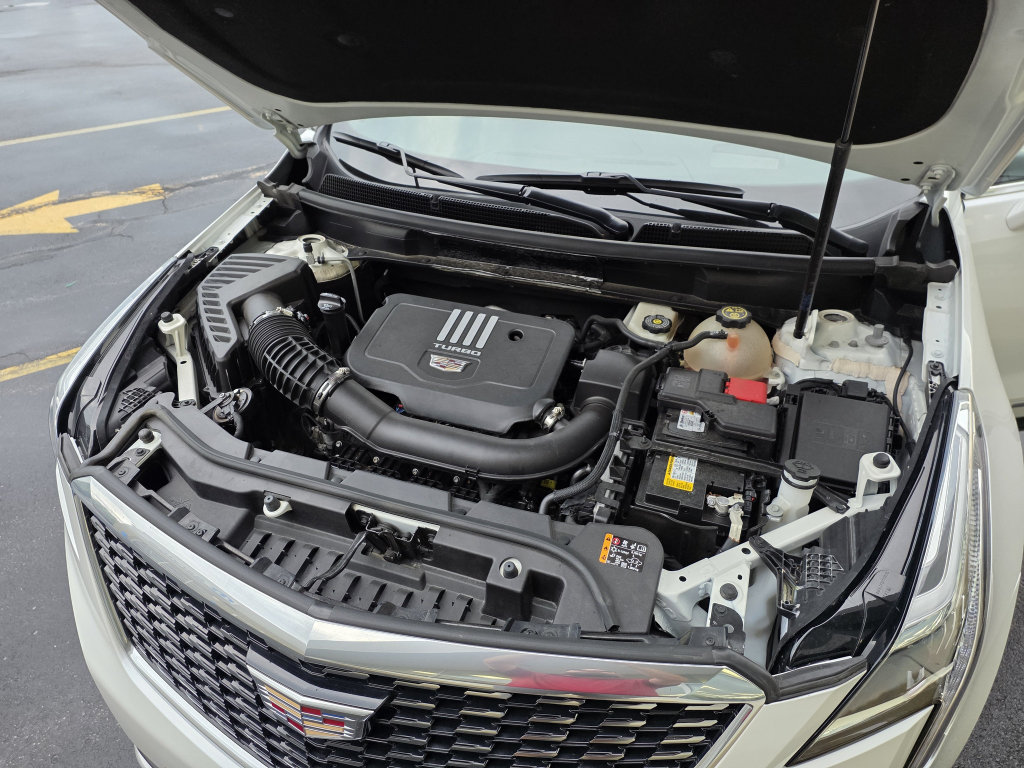 Used 2023 Cadillac XT5 Premium Luxury w/ Technology Package AWD/4WD image 8
