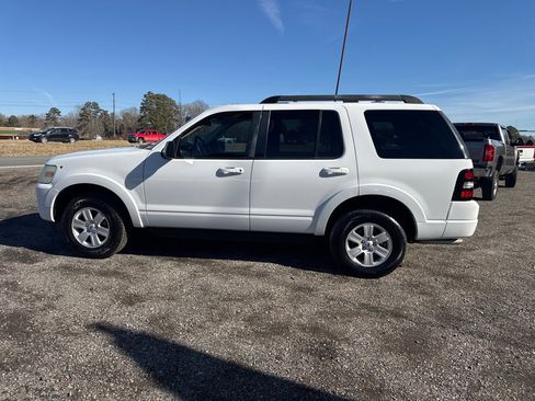 Used 2010 Ford Explorer XLT image 5