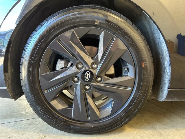 Used 2021 Hyundai Elantra SEL FWD image 15
