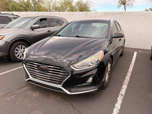 Used 2019 Hyundai Sonata SE FWD image 2