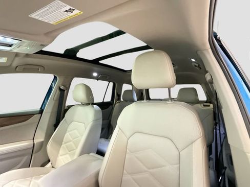 Used 2025 Volkswagen Atlas SE image 16