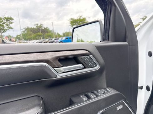 Used 2022 Chevrolet Silverado 1500 LTZ w/ LTZ Convenience Package II AWD/4WD image 13