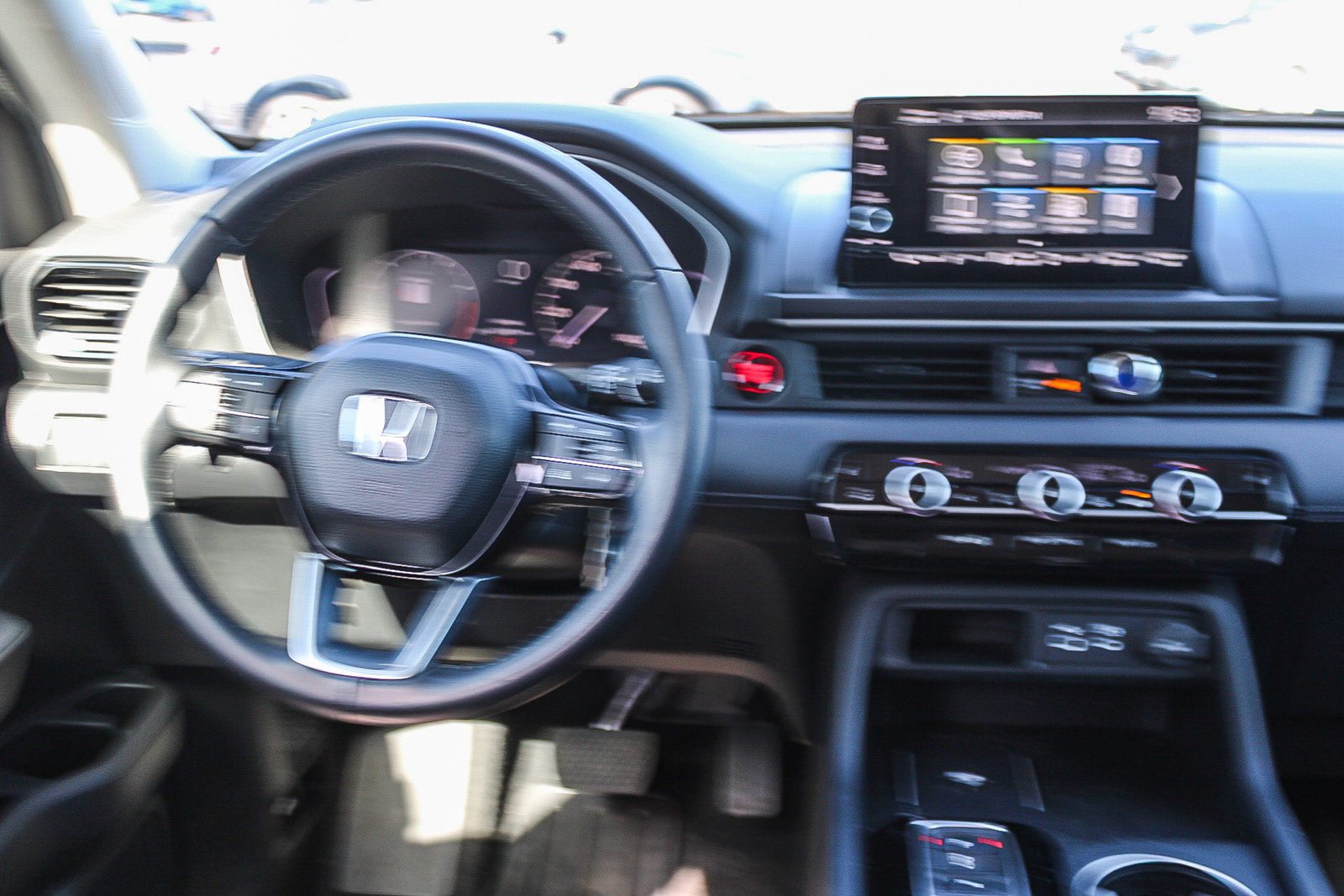 Used 2025 Honda Pilot EX-L image 15