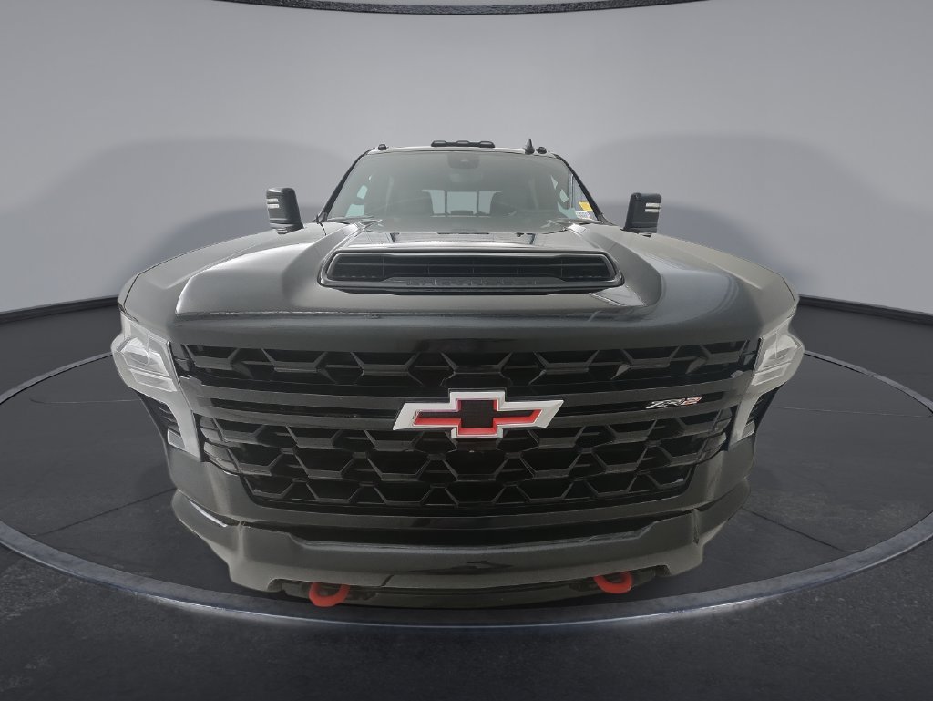 Used 2024 Chevrolet Silverado 2500 ZR2 w/ Technology Package AWD/4WD image 3