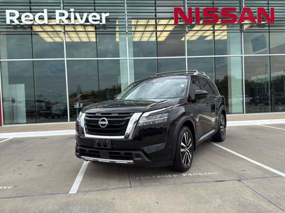 Used 2024 Nissan Pathfinder Platinum w/ Cargo Package