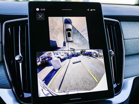 Certified 2026 Volvo XC90 B5 Plus w/ Protection Package image 26