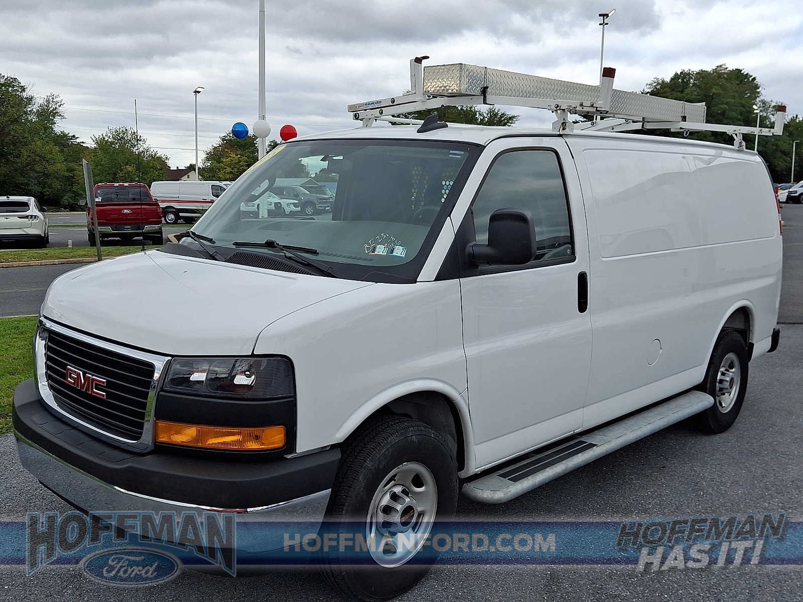 Used 2025 GMC Savana 2500 w/ Driver Convenience Package RWD image 3