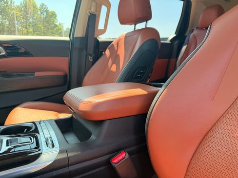 Certified 2023 Kia Carnival SX Prestige FWD image 22