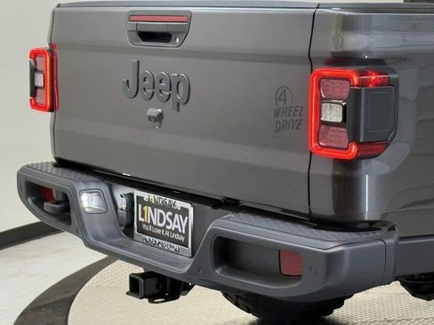 New 2025 Jeep Gladiator Willys image 8