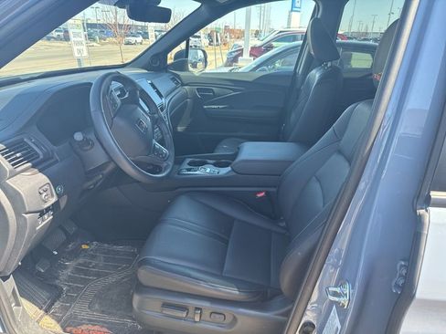 Used 2025 Honda Ridgeline TrailSport image 6