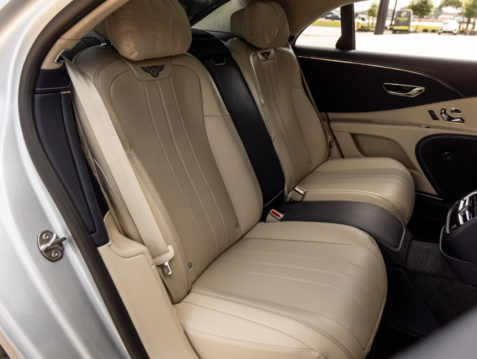 Used 2026 Bentley Flying Spur V8 AWD/4WD image 47