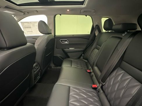 New 2026 Nissan Rogue Platinum w/ Platinum Premium Package AWD/4WD image 10