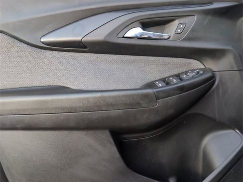 Used 2023 Chevrolet TrailBlazer LS image 19