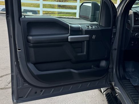 Used 2018 Ford F150 XLT w/ Equipment Group 302A Luxury image 15