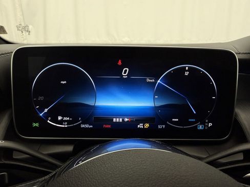 Used 2024 Mercedes-Benz GLC 300 4MATIC SUV image 12