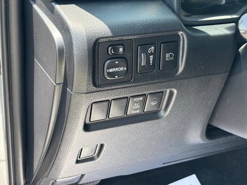 Used 2022 Toyota 4Runner TRD Off-Road Premium AWD/4WD image 8