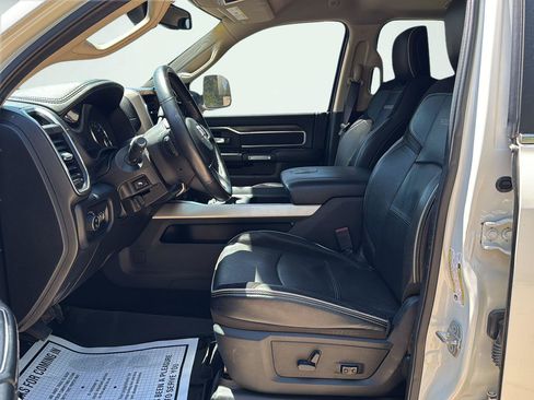 Used 2019 RAM 2500 Laramie AWD/4WD image 3