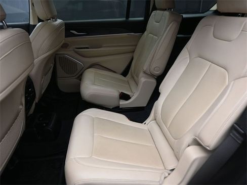 Used 2021 Jeep Grand Cherokee L Limited image 10