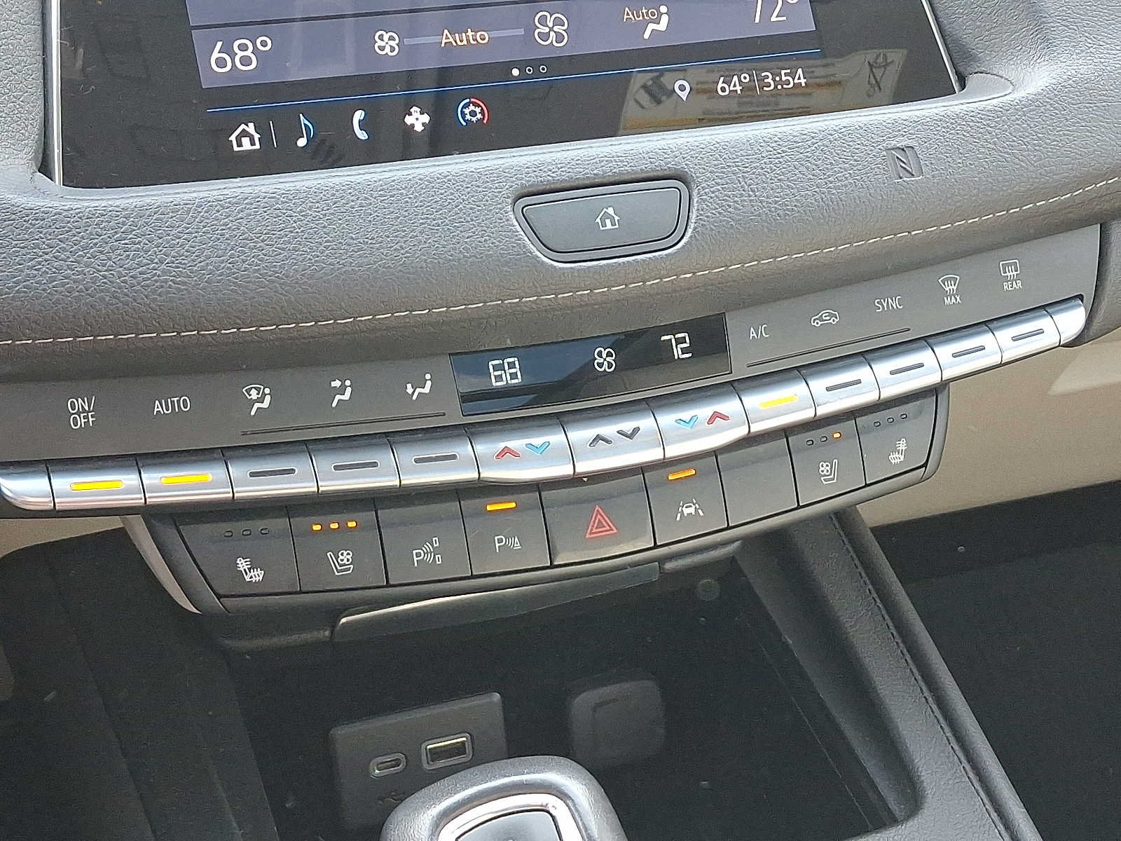 Used 2019 Cadillac XT4 Premium Luxury w/ Enhanced Visibility Package AWD/4WD image 16