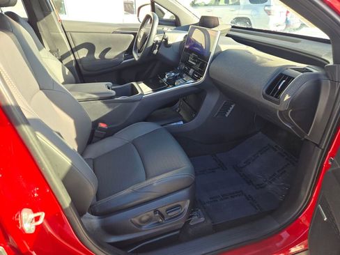 Used 2024 Subaru Solterra Limited image 6