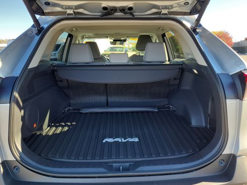 Used 2025 Toyota RAV4 Limited image 10