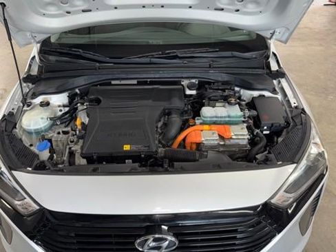 Used 2018 Hyundai Ioniq Blue FWD image 12