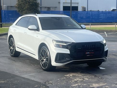 Used 2023 Audi Q8 Premium Plus w/ Premium Plus Package AWD/4WD image 3