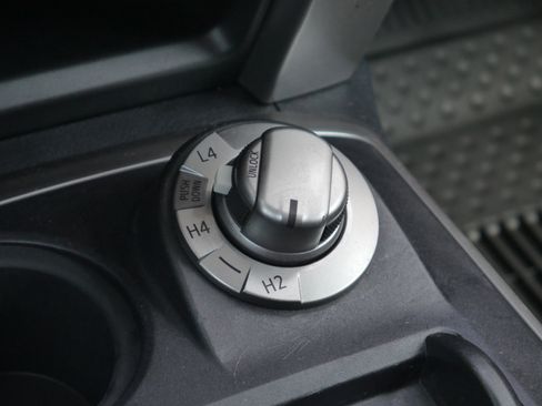 Used 2016 Toyota 4Runner SR5 AWD/4WD image 11