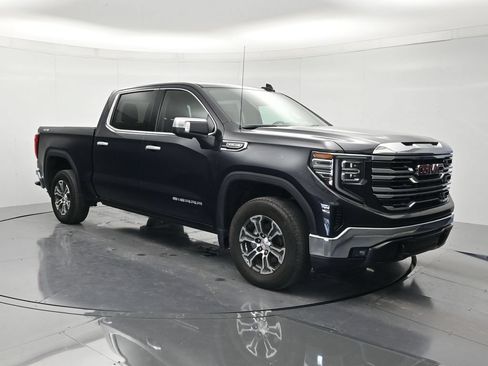 Certified 2025 GMC Sierra 1500 SLT AWD/4WD image 3