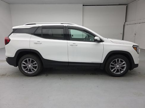 Used 2023 GMC Terrain SLT AWD/4WD image 13