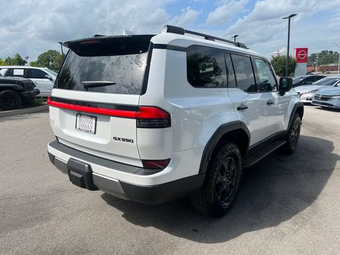 Used 2024 Lexus GX 550 AWD/4WD image 6