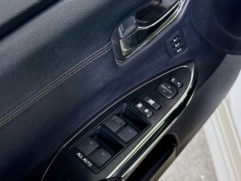 Used 2014 Toyota Avalon image 16