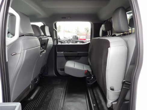 Used 2024 Ford F550 image 45
