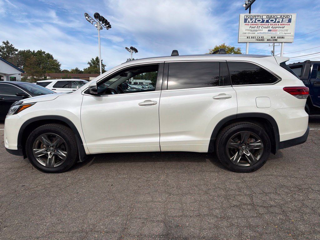Used 2017 Toyota Highlander Limited AWD/4WD image 9
