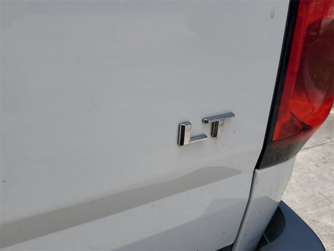 Used 2022 Chevrolet Colorado LT w/ Fleet Safety Package RWD image 12