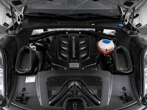 Used 2016 Porsche Macan S w/ Infotainment Package image 43