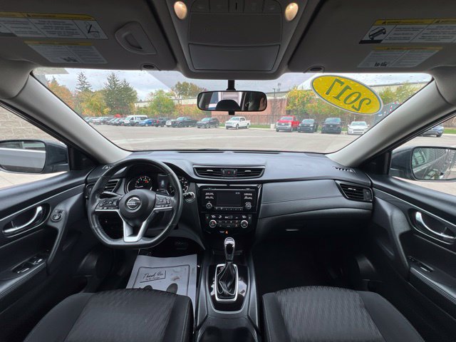 Used 2017 Nissan Rogue SV AWD/4WD image 19