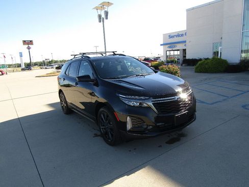 Used 2022 Chevrolet Equinox RS w/ RS Leather Package image 3